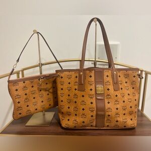 MCM MEDIUM REVERSIBLE LIZ SHOPPER IN VISETOS